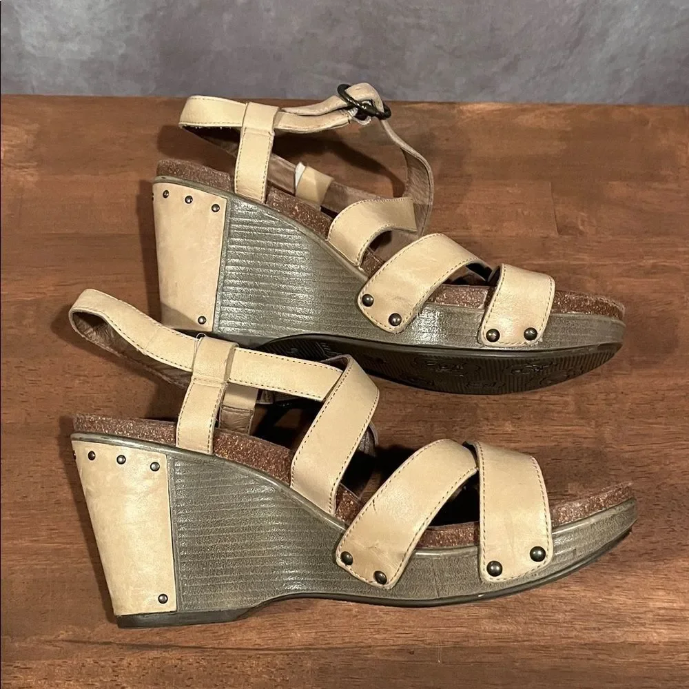 Dansko Tan Wedge Platform Sandals size 40 / 9.5-10